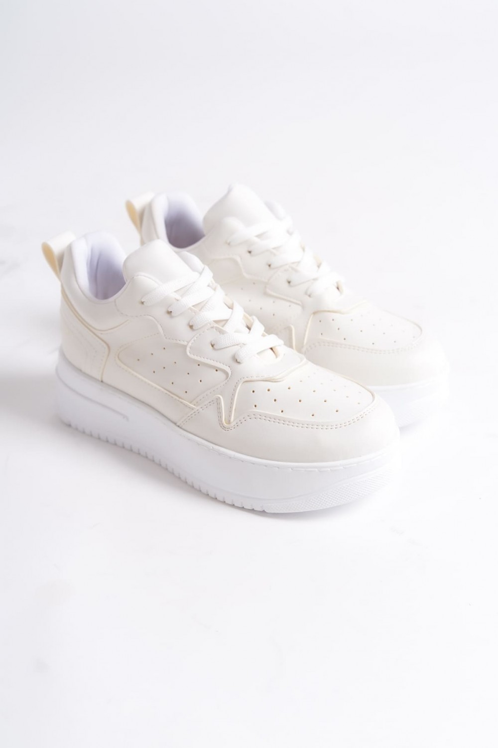 ALESSI Bağcıklı Ortopedik Taban Kadın Sneaker Spor Ayakkabı BT - Kırık Beyaz ALESSI Bağcıklı Ortopedik Taban Kadın Sneaker Spor Ayakkabı BT - Kırık Beyaz