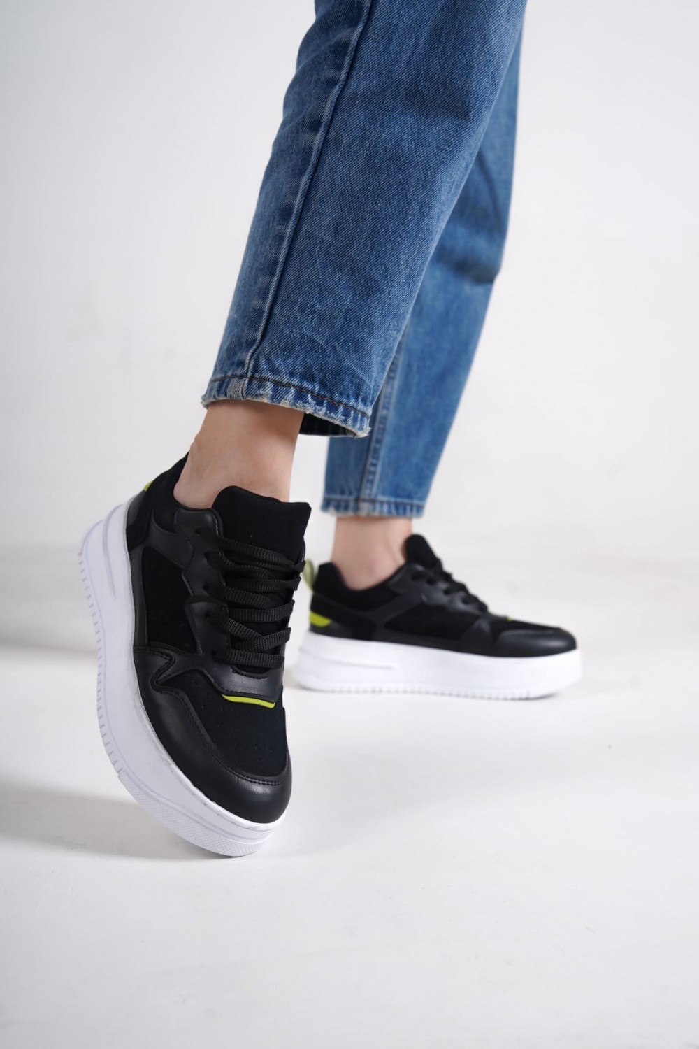 ALESSI Bağcıklı Ortopedik Taban Kadın Sneaker Spor Ayakkabı BT - Siyah/Yeşil ALESSI Bağcıklı Ortopedik Taban Kadın Sneaker Spor Ayakkabı BT - Siyah/Yeşil