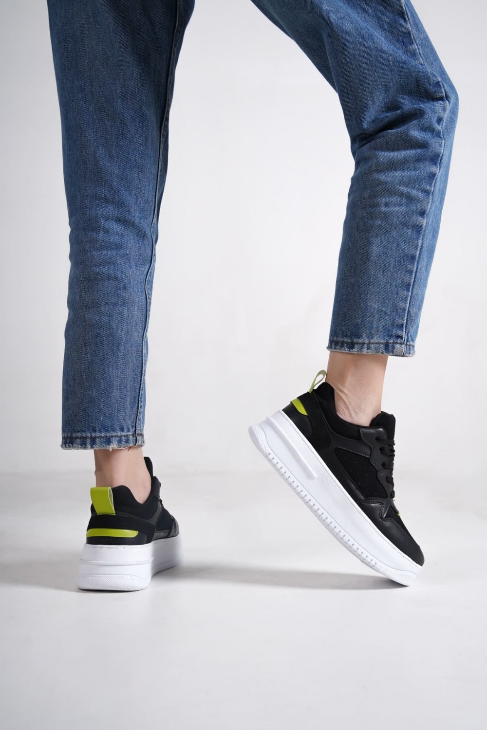 ALESSI Bağcıklı Ortopedik Taban Kadın Sneaker Spor Ayakkabı BT - Siyah/Yeşil ALESSI Bağcıklı Ortopedik Taban Kadın Sneaker Spor Ayakkabı BT - Siyah/Yeşil