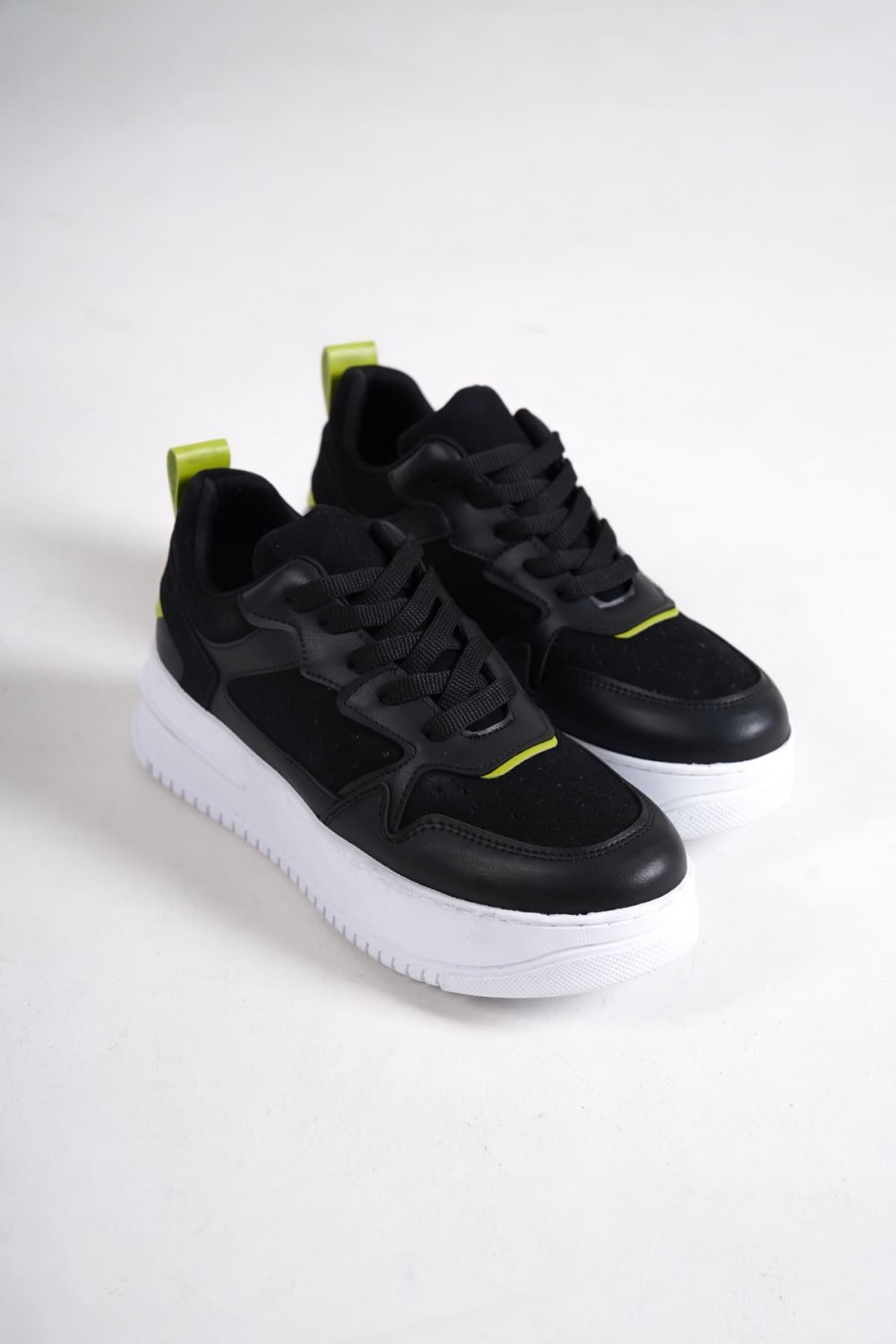 ALESSI Bağcıklı Ortopedik Taban Kadın Sneaker Spor Ayakkabı BT - Siyah/Yeşil ALESSI Bağcıklı Ortopedik Taban Kadın Sneaker Spor Ayakkabı BT - Siyah/Yeşil