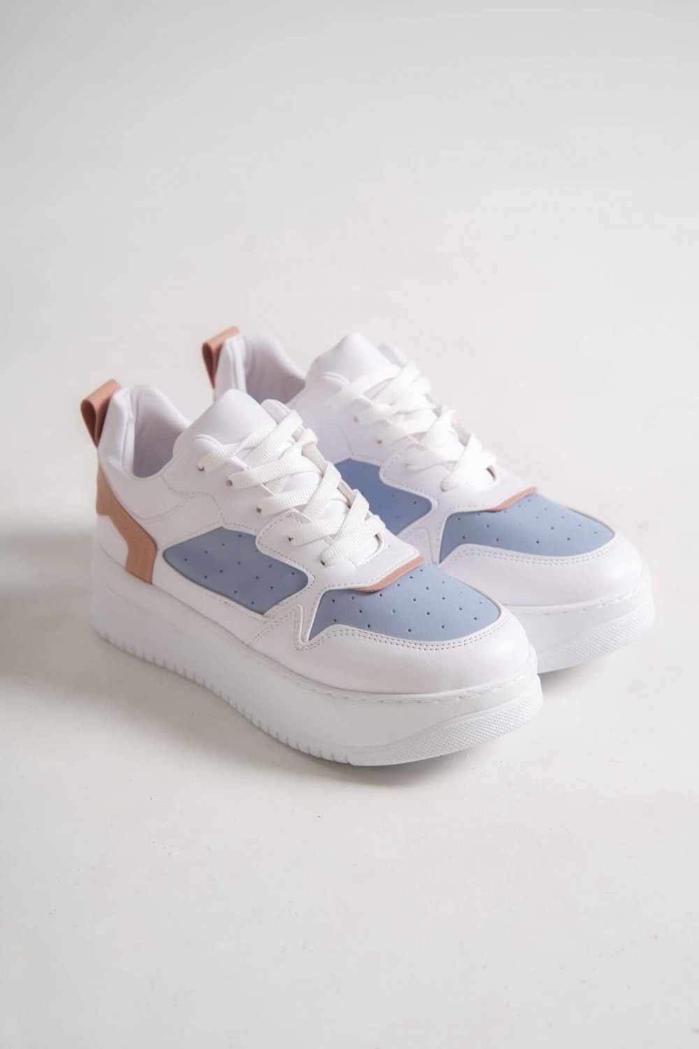 ALESSI Bağcıklı Ortopedik Taban Kadın Sneaker Spor Ayakkabı CBT - Beyaz/Mavi/Fuşya ALESSI Bağcıklı Ortopedik Taban Kadın Sneaker Spor Ayakkabı CBT - Beyaz/Mavi/Fuşya