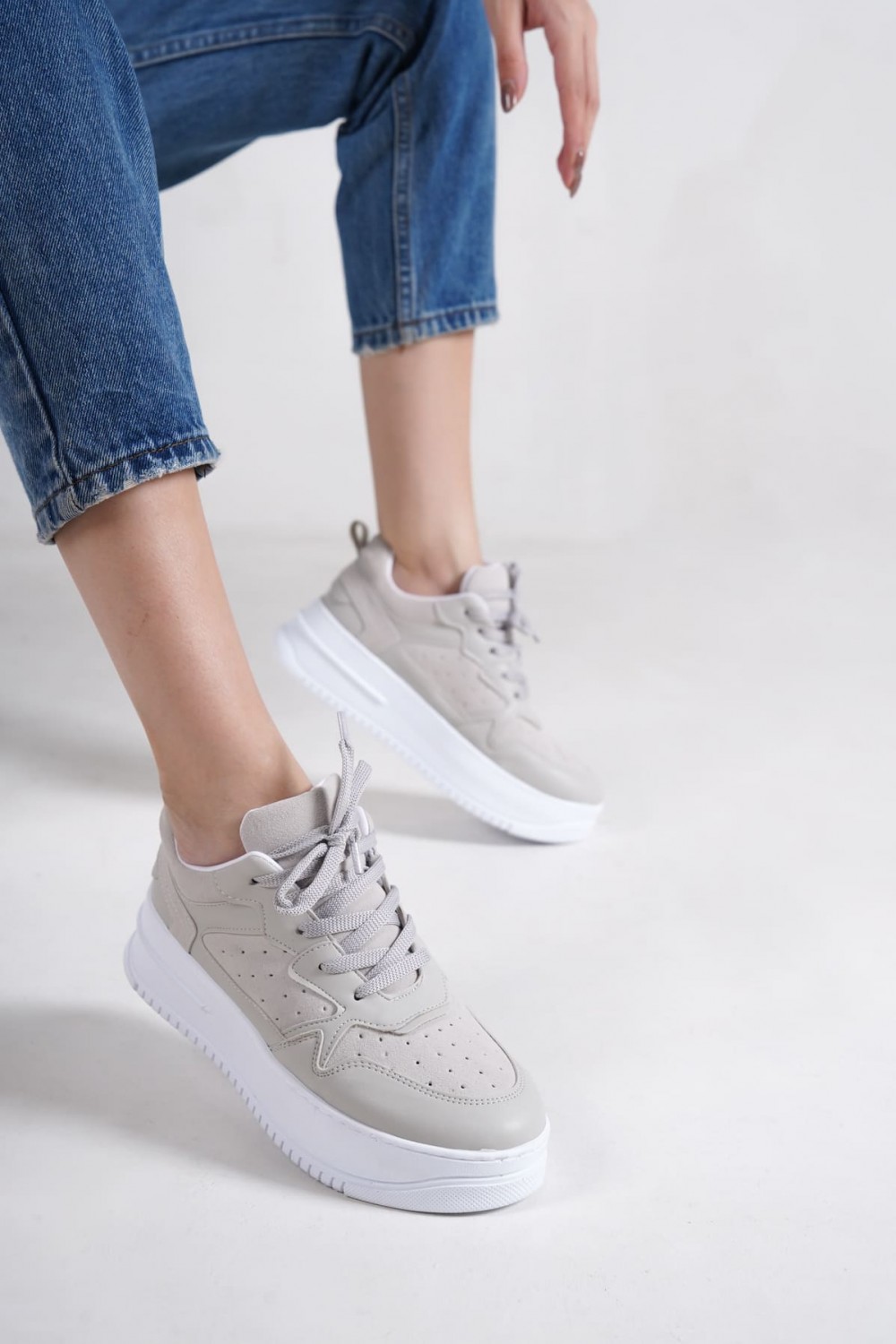 ALESSI Bağcıklı Ortopedik Taban Kadın Sneaker Spor Ayakkabı CBT - Gri ALESSI Bağcıklı Ortopedik Taban Kadın Sneaker Spor Ayakkabı CBT - Gri