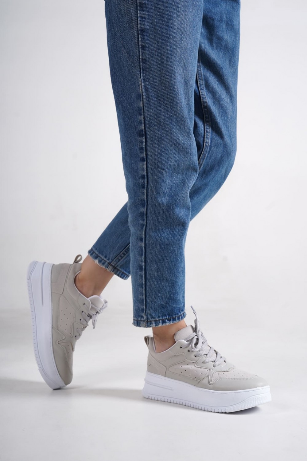 ALESSI Bağcıklı Ortopedik Taban Kadın Sneaker Spor Ayakkabı CBT - Gri ALESSI Bağcıklı Ortopedik Taban Kadın Sneaker Spor Ayakkabı CBT - Gri