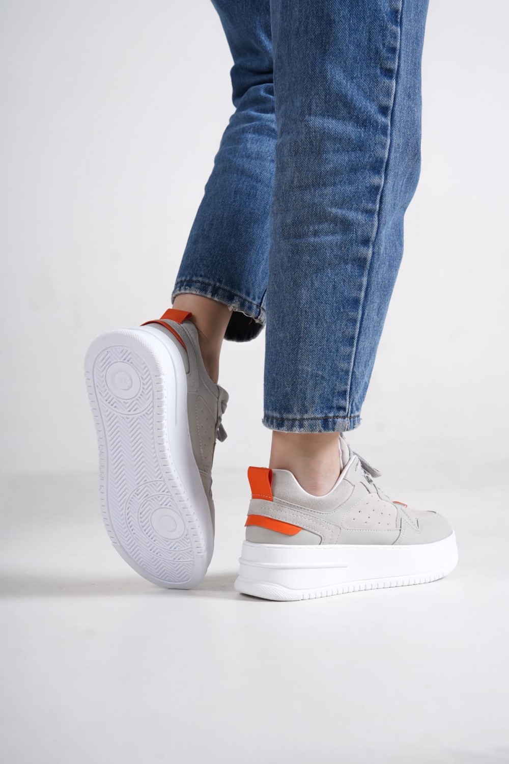 ALESSI Bağcıklı Ortopedik Taban Kadın Sneaker Spor Ayakkabı CBT - Gri/Turuncu ALESSI Bağcıklı Ortopedik Taban Kadın Sneaker Spor Ayakkabı CBT - Gri/Turuncu