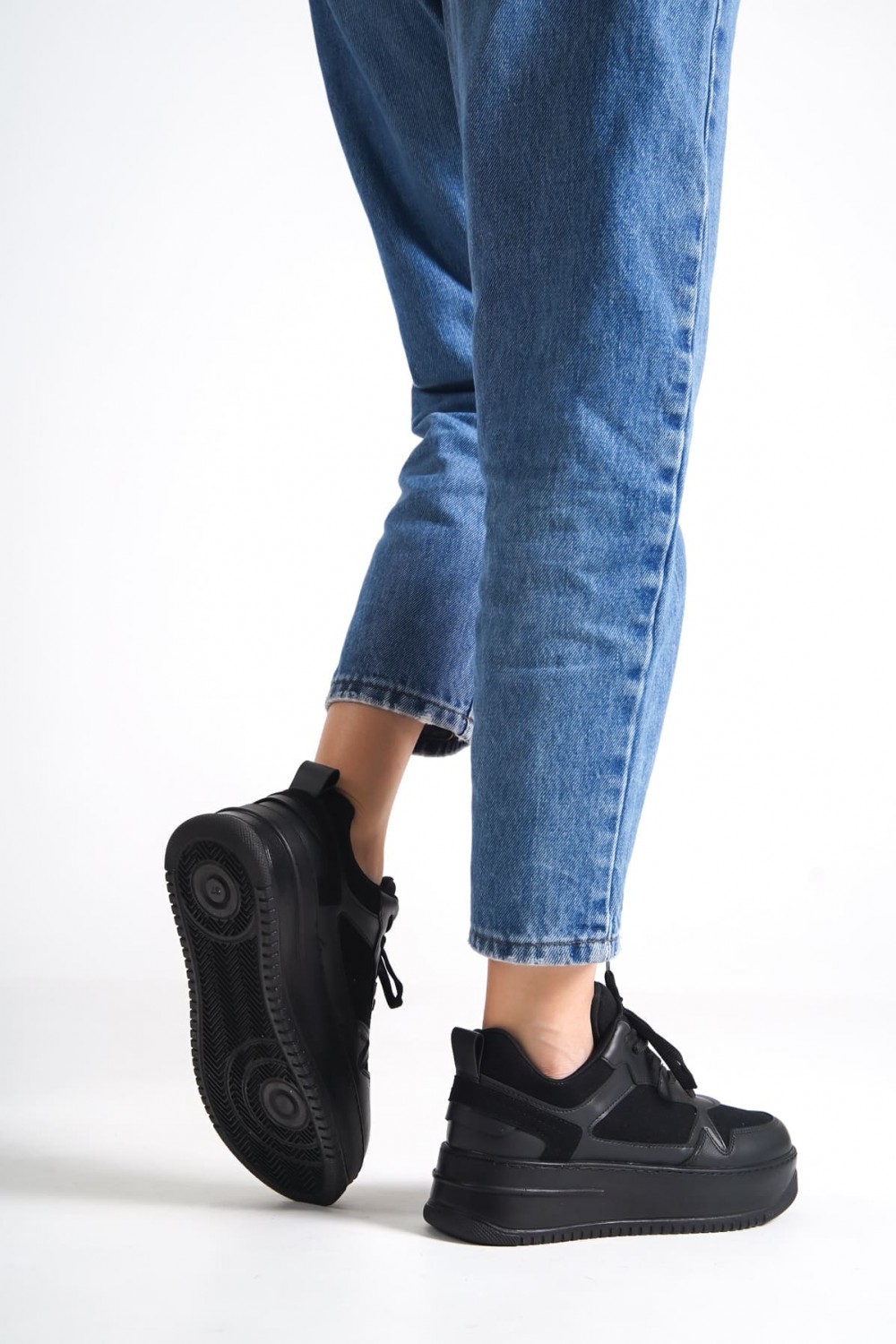 ALESSI Bağcıklı Ortopedik Taban Kadın Sneaker Spor Ayakkabı CST - Siyah ALESSI Bağcıklı Ortopedik Taban Kadın Sneaker Spor Ayakkabı CST - Siyah