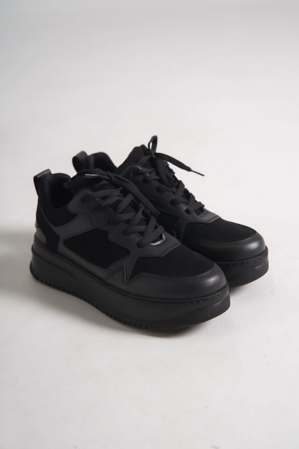 ALESSI Bağcıklı Ortopedik Taban Kadın Sneaker Spor Ayakkabı CST - Siyah ALESSI Bağcıklı Ortopedik Taban Kadın Sneaker Spor Ayakkabı CST - Siyah