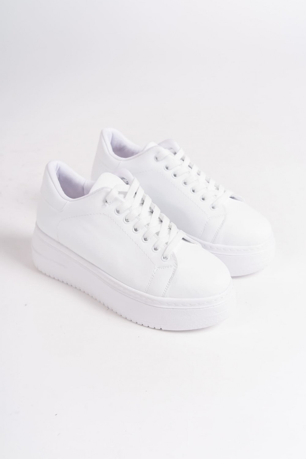 BIANA Bağcıklı Ortopedik Taban Kadın Sneaker Spor Ayakkabı CBT - Beyaz BIANA Bağcıklı Ortopedik Taban Kadın Sneaker Spor Ayakkabı CBT - Beyaz