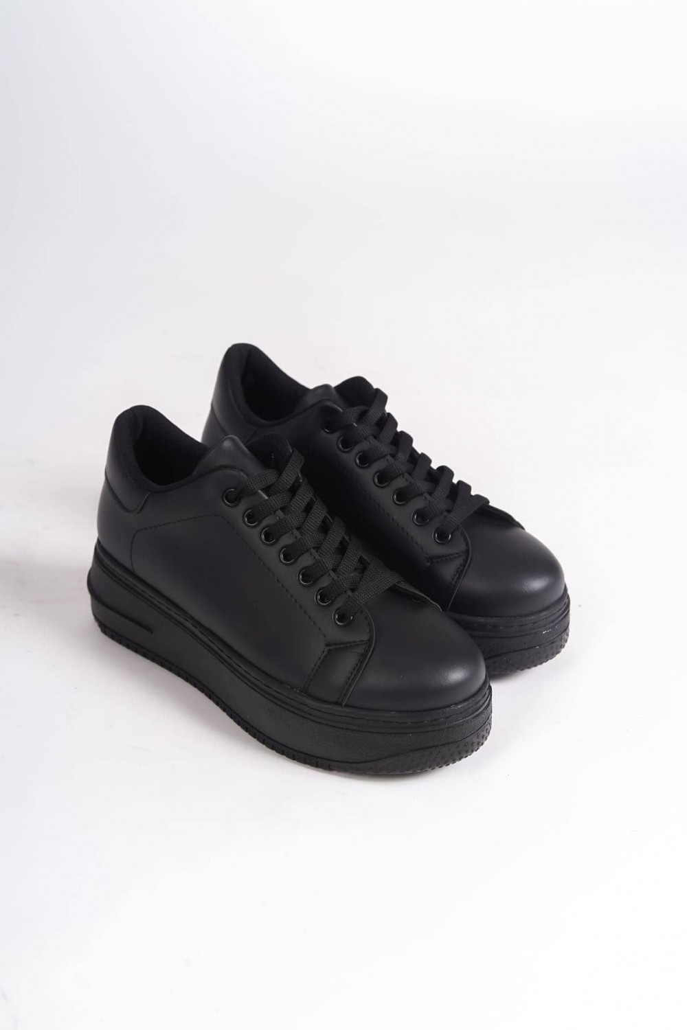 BIANA Bağcıklı Ortopedik Taban Kadın Sneaker Spor Ayakkabı CST - Siyah BIANA Bağcıklı Ortopedik Taban Kadın Sneaker Spor Ayakkabı CST - Siyah