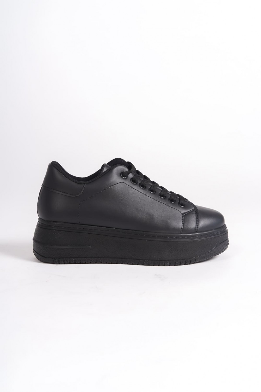 BIANA Bağcıklı Ortopedik Taban Kadın Sneaker Spor Ayakkabı CST - Siyah BIANA Bağcıklı Ortopedik Taban Kadın Sneaker Spor Ayakkabı CST - Siyah