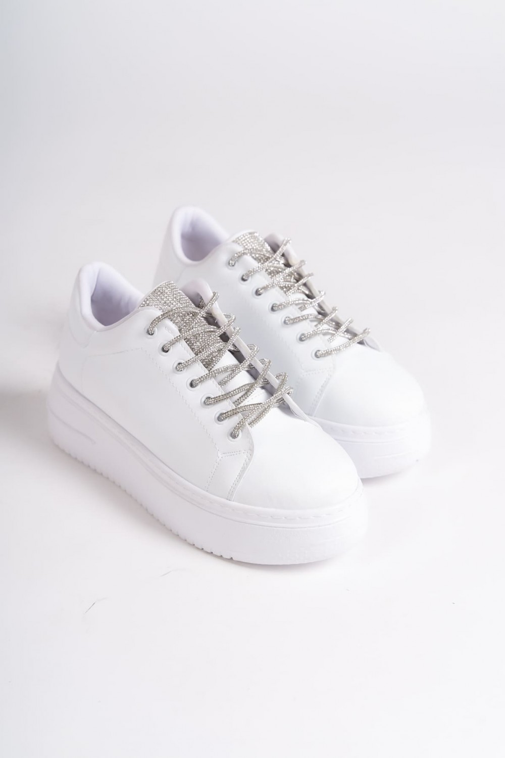 DELLA Bağcıklı Ortopedik Taban Taşlı Kadın Sneaker Spor Ayakkabı CBT - Beyaz DELLA Bağcıklı Ortopedik Taban Taşlı Kadın Sneaker Spor Ayakkabı CBT - Beyaz