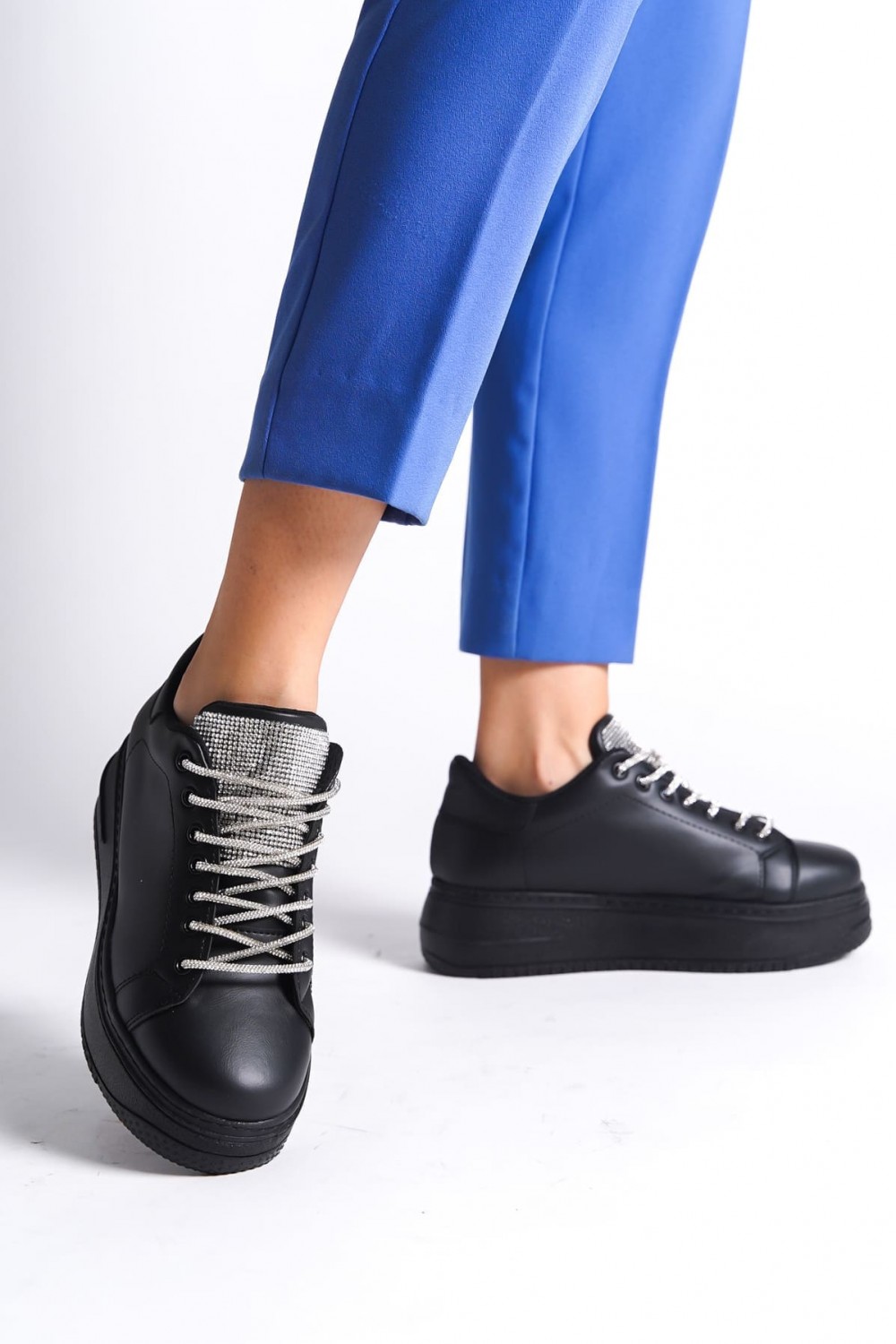 DELLA Bağcıklı Ortopedik Taban Taşlı Kadın Sneaker Spor Ayakkabı CST - Siyah DELLA Bağcıklı Ortopedik Taban Taşlı Kadın Sneaker Spor Ayakkabı CST - Siyah