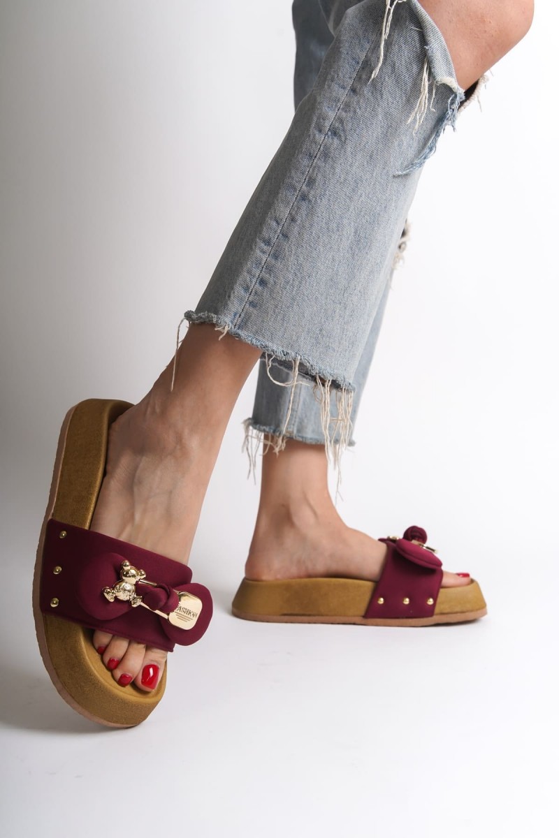 DILA Kalın ve Ortopedik Taban Ayıcıklı Saten Kadın Terlik SKT - Bordo DILA Kalın ve Ortopedik Taban Ayıcıklı Saten Kadın Terlik SKT - Bordo