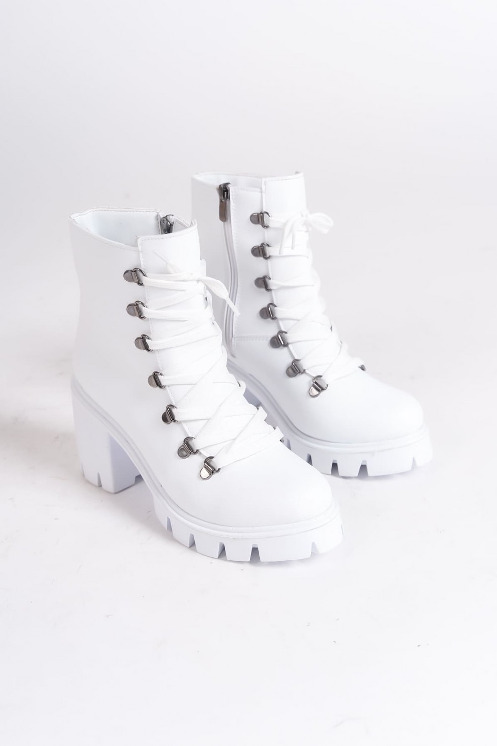 EMMA Bağcıklı Fermuarlı Ortopedik Taban Topuklu Kadın Bot CBT - Beyaz