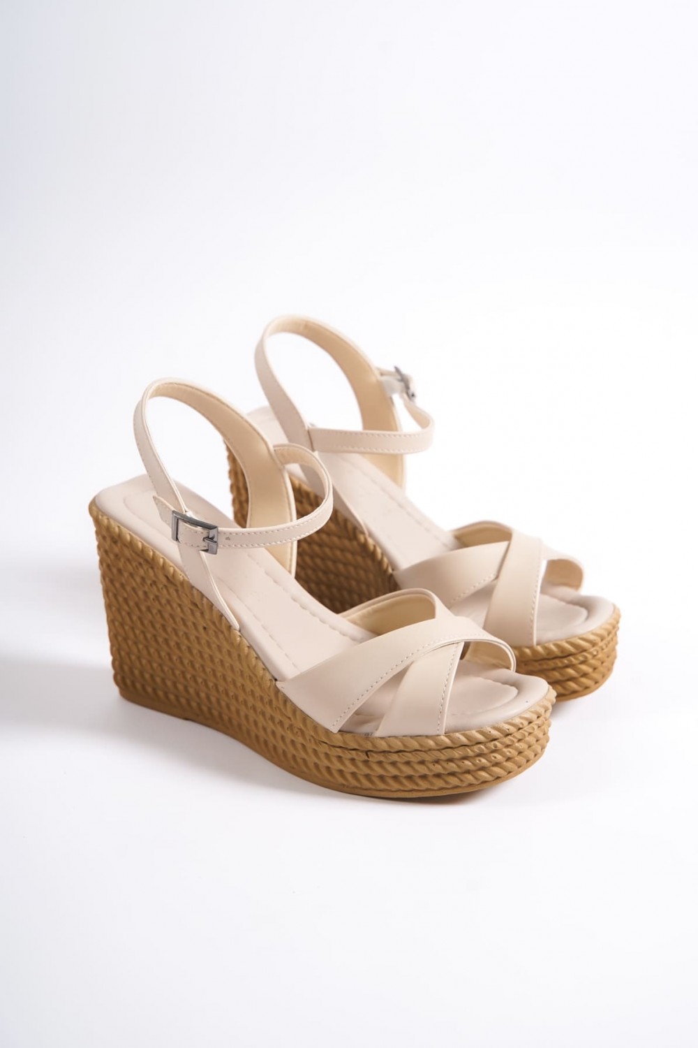 SOFIA Tokalı Lastikli Dolgu Topuklu Ortopedik Taban Hasır Görünümlü Kadın Sandalet CKT - Ten