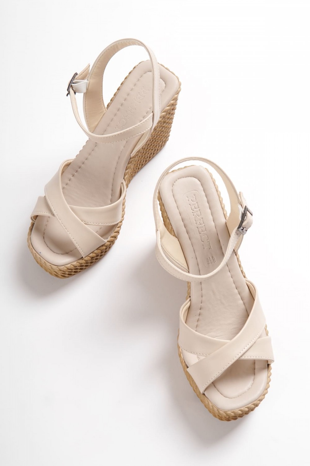 SOFIA Tokalı Lastikli Dolgu Topuklu Ortopedik Taban Hasır Görünümlü Kadın Sandalet CKT - Ten