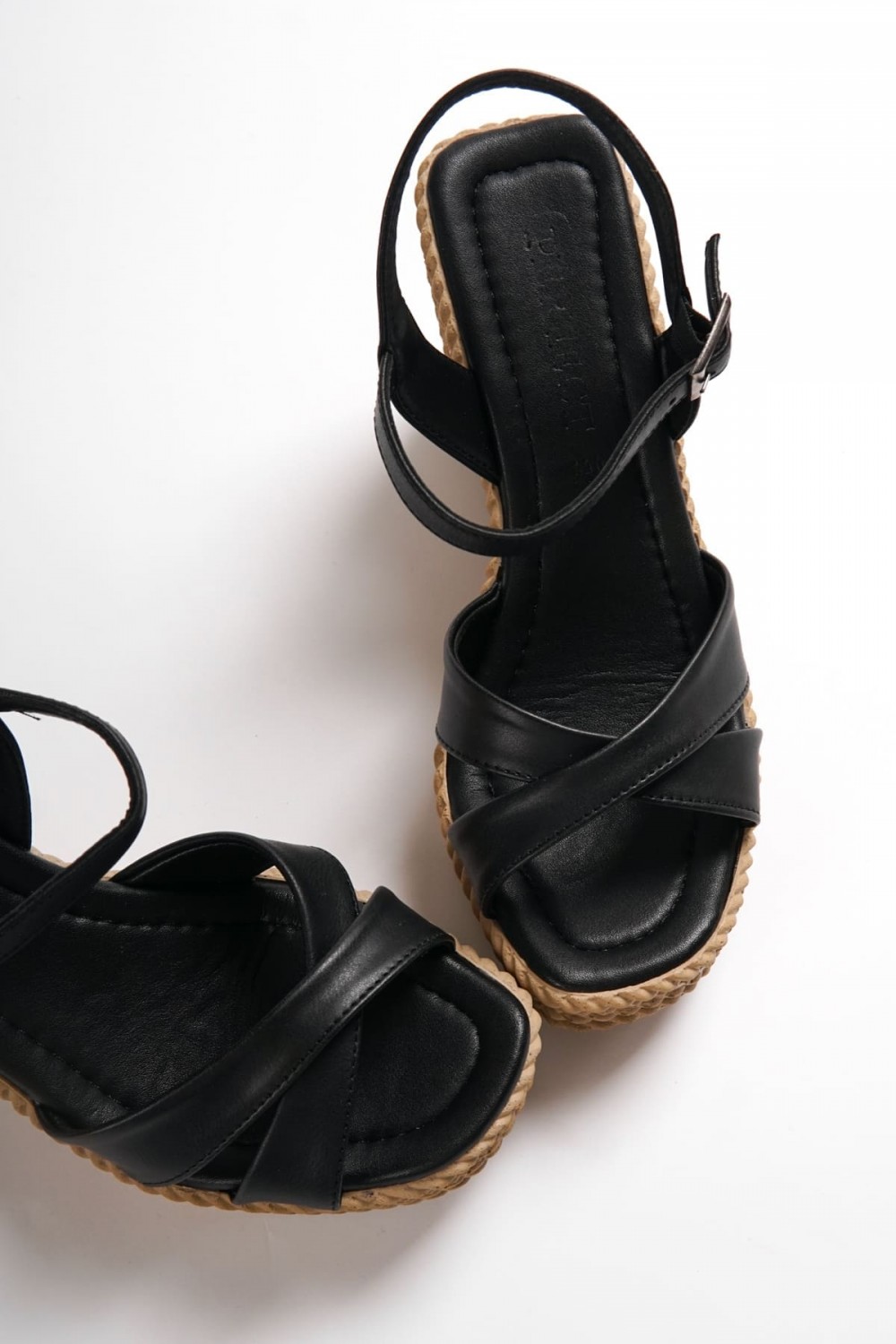 SOFIA Tokalı Lastikli Dolgu Topuklu Ortopedik Taban Hasır Görünümlü Kadın Sandalet CKT - Siyah