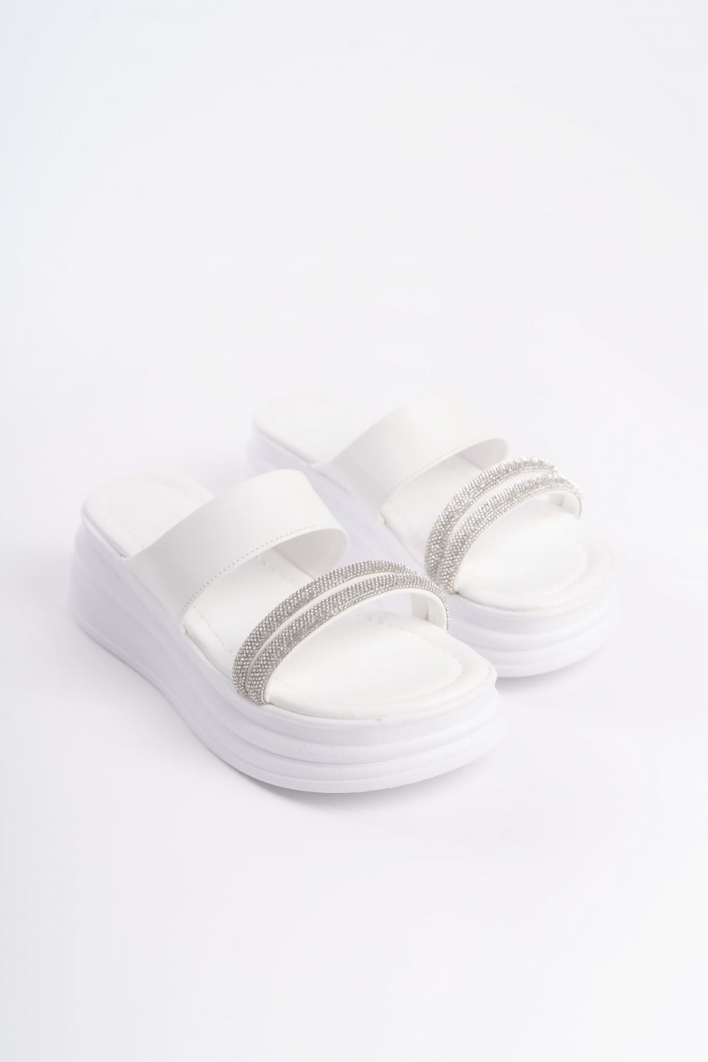 SARAH Düz Topuklu Taşlı Şeritli Kalın ve Ortopedik Taban Kadın Terlik  CBT - Beyaz