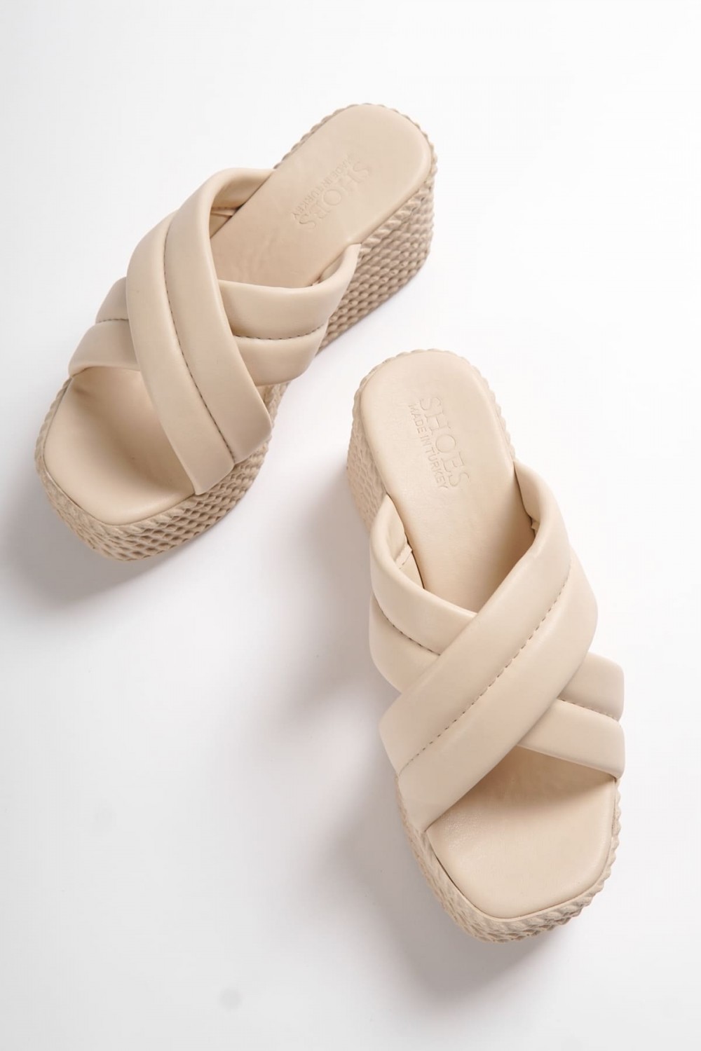 JOYMIX Dolgu Topuklu Ortopedik Taban Hasır Görünümlü Kadın Terlik CKT - Ten