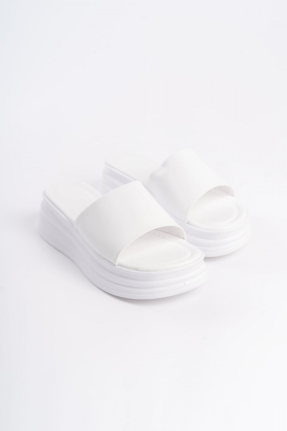 ALICE Düz Topuklu Kalın ve Ortopedik Taban Kadın Terlik CBT - Beyaz