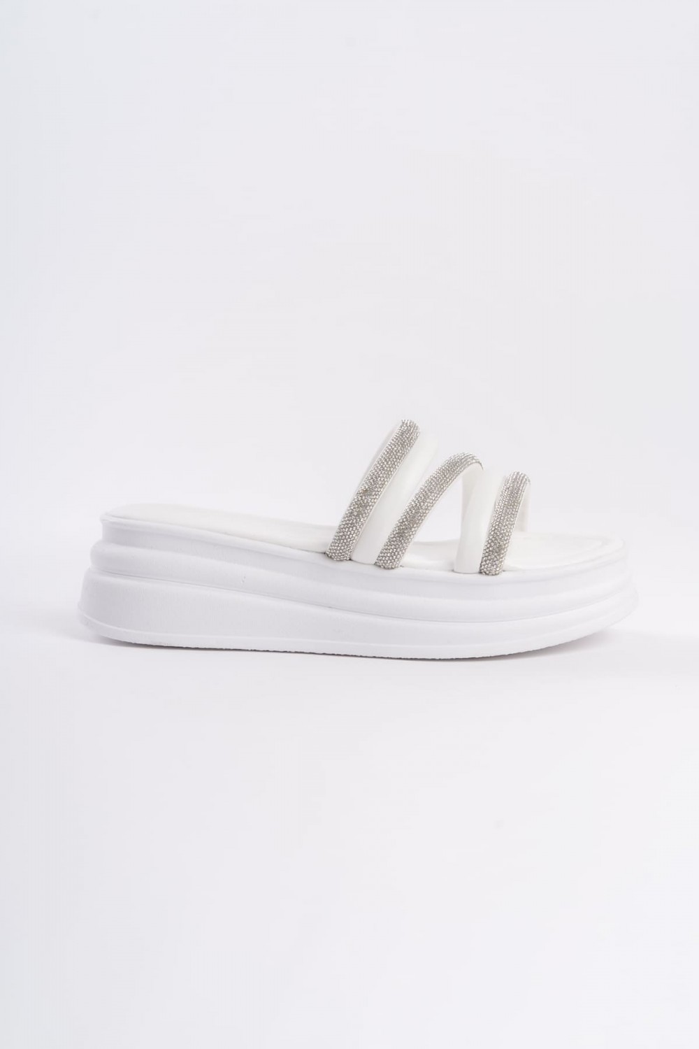 ELISE Düz Topuklu Şeritli Taşlı Kalın ve Ortopedik Taban Kadın Terlik  CBT - Beyaz