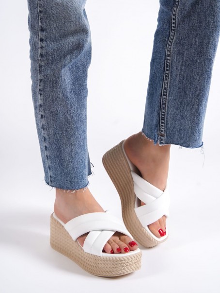 JOYMIX Dolgu Topuklu Ortopedik Taban Hasır Görünümlü Kadın Terlik CKT - Beyaz