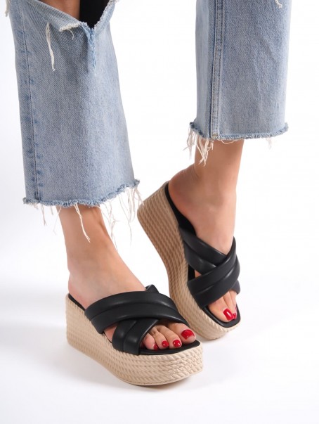 JOYMIX Dolgu Topuklu Ortopedik Taban Hasır Görünümlü Kadın Terlik CKT - Siyah