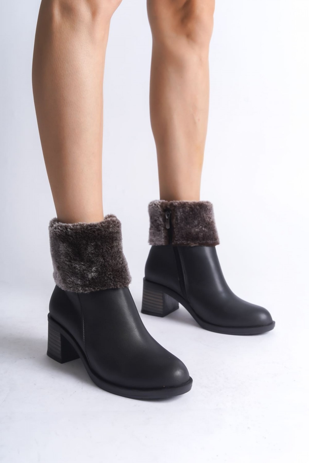 KATYA Fermuarlı Ortopedik Taban Topuklu Kürk DetaylıKadın Bot CST - Siyah | Joy Ayakkabı XML Bayilik KATYA Fermuarlı Ortopedik Taban Topuklu Kürk DetaylıKadın Bot CST - Siyah - XML Bayilik ve Dropshipping