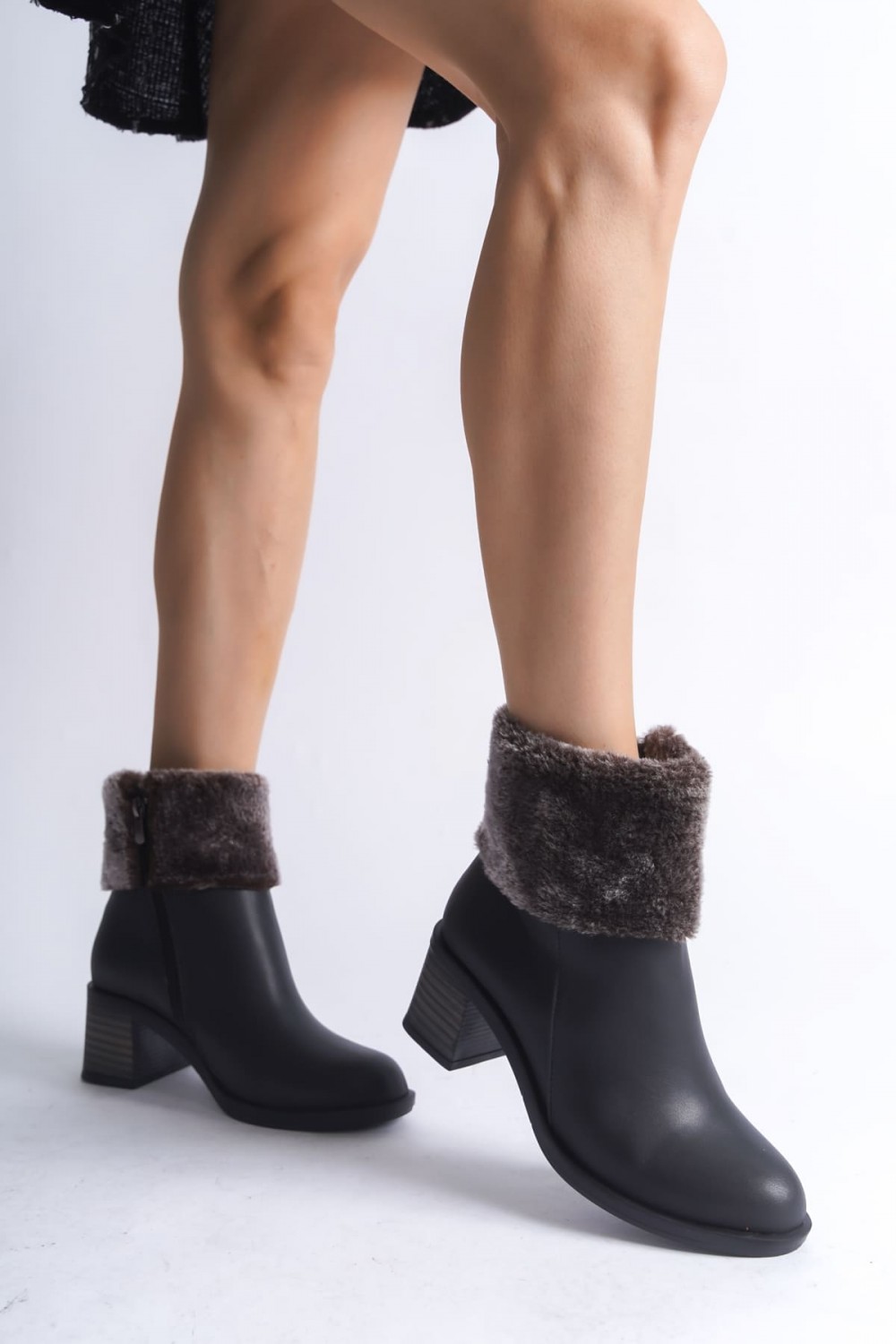 KATYA Fermuarlı Ortopedik Taban Topuklu Kürk DetaylıKadın Bot CST - Siyah | Joy Ayakkabı XML Bayilik KATYA Fermuarlı Ortopedik Taban Topuklu Kürk DetaylıKadın Bot CST - Siyah - XML Bayilik ve Dropshipping