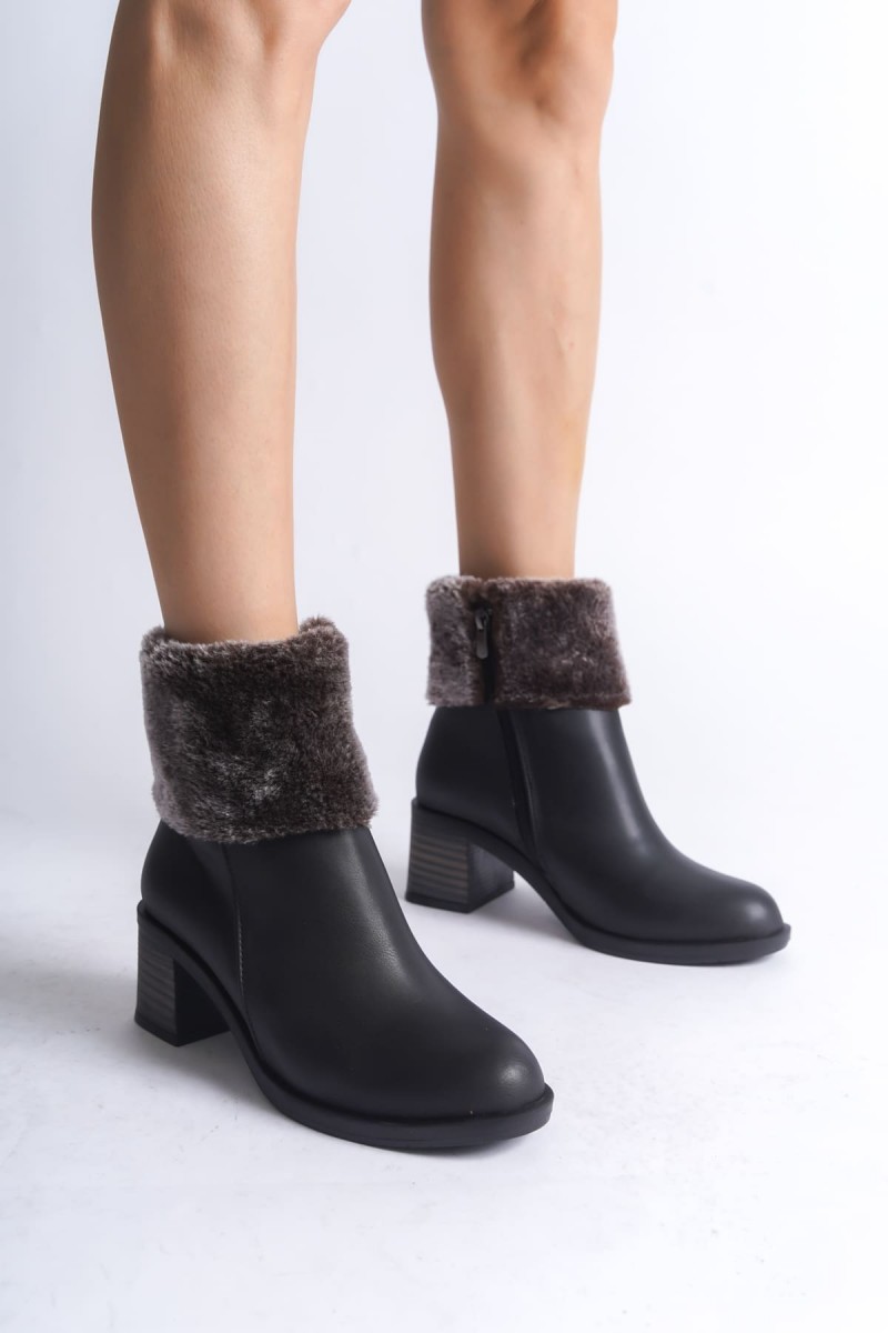 KATYA Fermuarlı Ortopedik Taban Topuklu Kürk Detaylı Kadın Bot  CST - Siyah