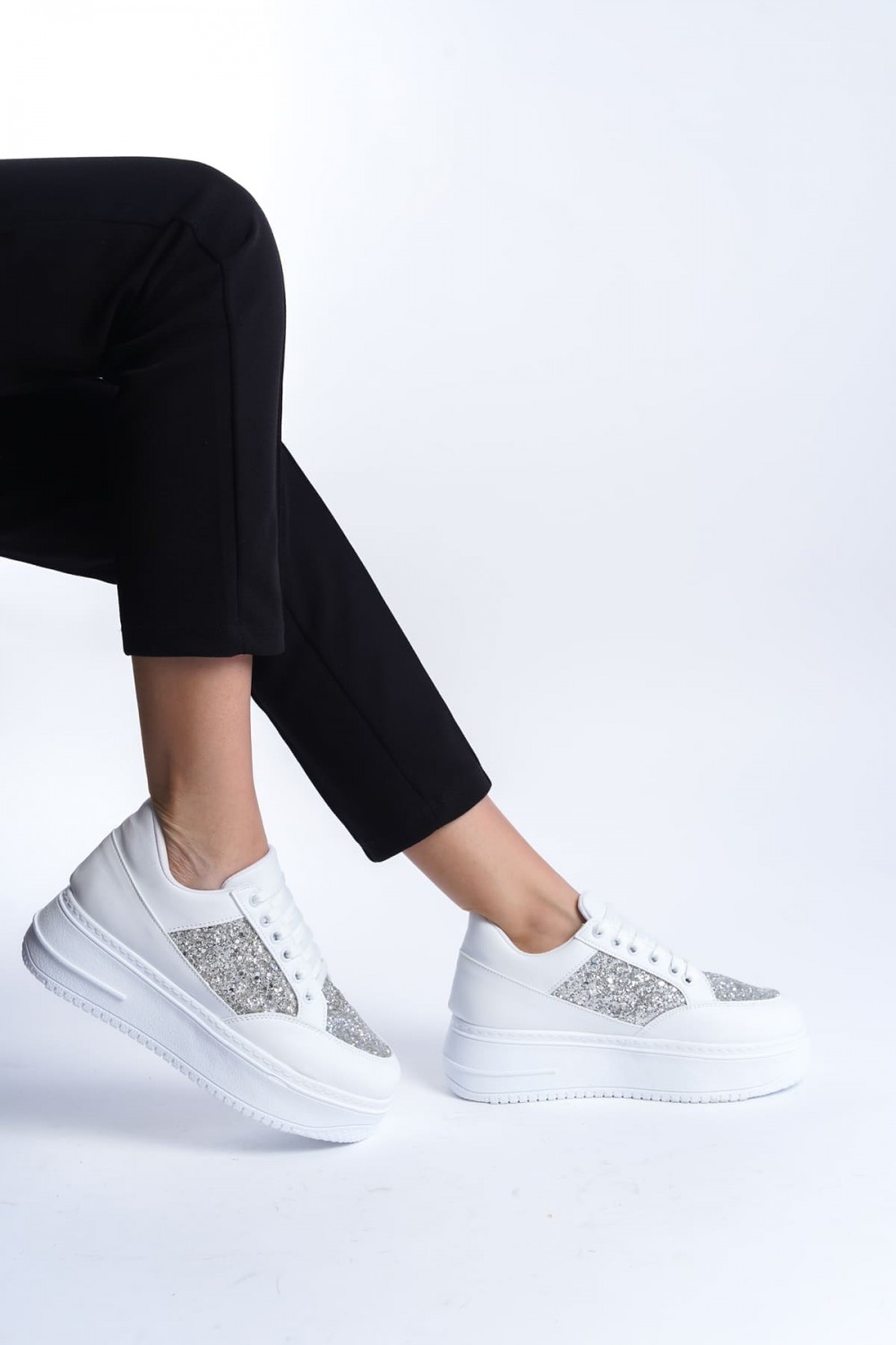 MIPA Bağcıklı Ortopedik Taban Simli Kadın Sneaker Spor Ayakkabı CBT - Beyaz MIPA Bağcıklı Ortopedik Taban Simli Kadın Sneaker Spor Ayakkabı CBT - Beyaz
