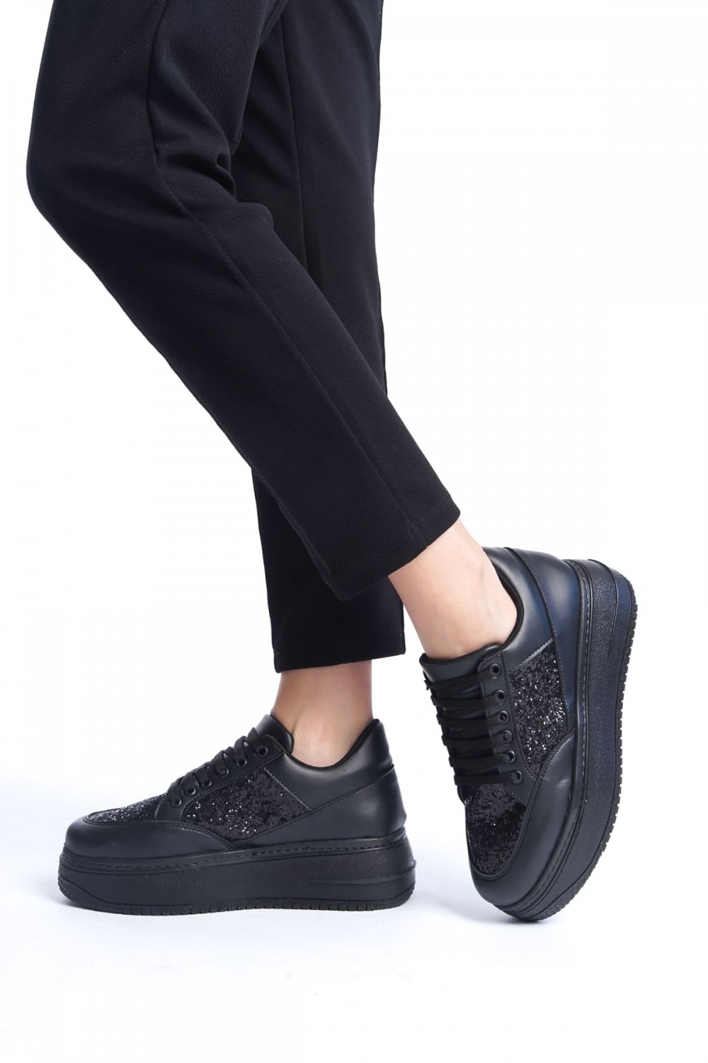 MIPA Bağcıklı Ortopedik Taban Simli Kadın Sneaker Spor Ayakkabı CST - Siyah MIPA Bağcıklı Ortopedik Taban Simli Kadın Sneaker Spor Ayakkabı CST - Siyah