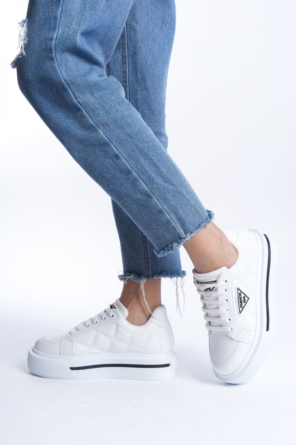 PRAG Bağcıklı Ortopedik Taban Desenli Kadın Sneaker Spor Ayakkabı CBT - Beyaz PRAG Bağcıklı Ortopedik Taban Desenli Kadın Sneaker Spor Ayakkabı CBT - Beyaz