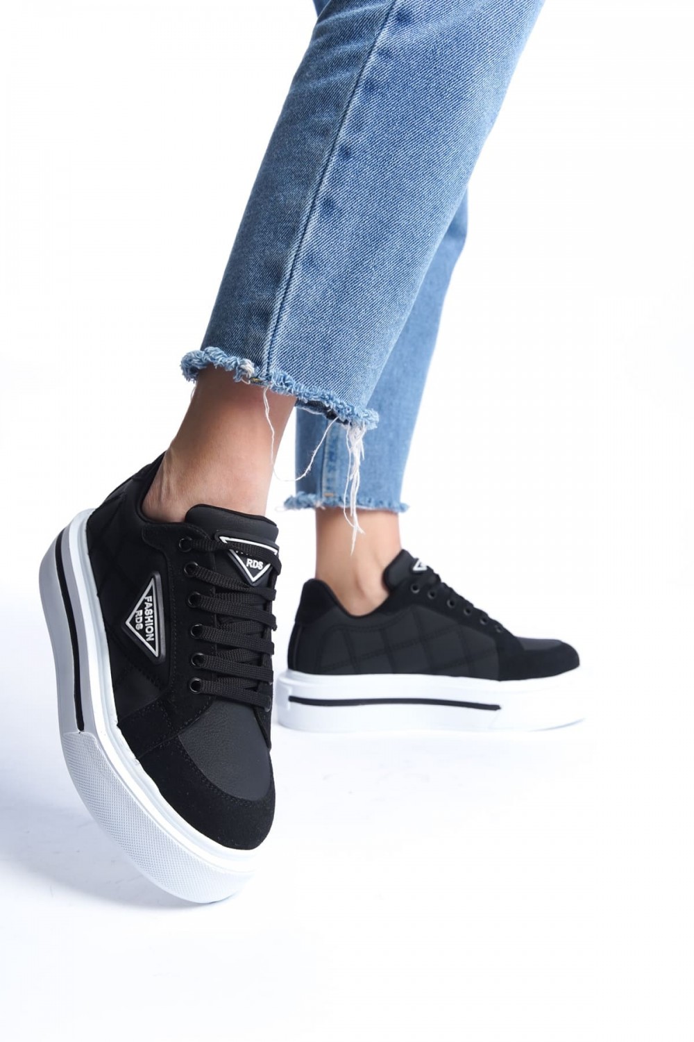 PRAG Bağcıklı Ortopedik Taban Desenli Kadın Sneaker Spor Ayakkabı CBT - Siyah PRAG Bağcıklı Ortopedik Taban Desenli Kadın Sneaker Spor Ayakkabı CBT - Siyah