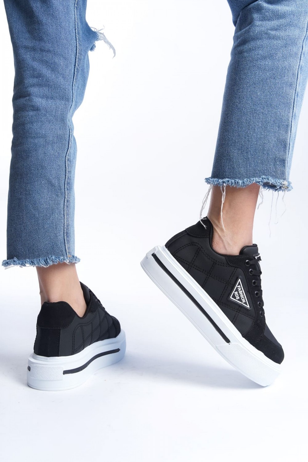 PRAG Bağcıklı Ortopedik Taban Desenli Kadın Sneaker Spor Ayakkabı CBT - Siyah PRAG Bağcıklı Ortopedik Taban Desenli Kadın Sneaker Spor Ayakkabı CBT - Siyah