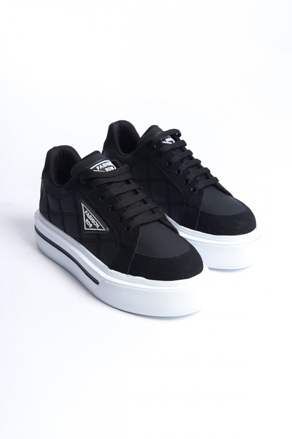 PRAG Bağcıklı Ortopedik Taban Desenli Kadın Sneaker Spor Ayakkabı CBT - Siyah PRAG Bağcıklı Ortopedik Taban Desenli Kadın Sneaker Spor Ayakkabı CBT - Siyah