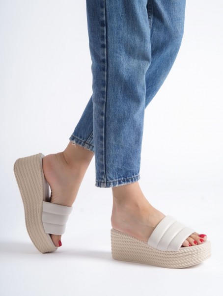 REINA Dolgu Topuklu Ortopedik Taban Hasır Görünümlü Kadın Terlik CKT - Krem