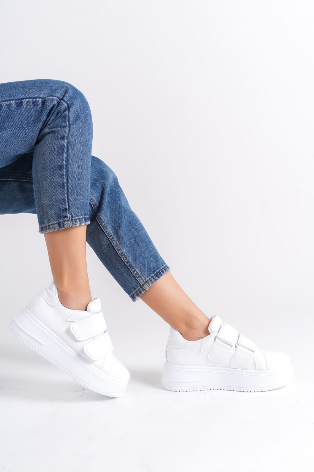 VALENCIA Bağcıksız Cırt Cırtlı Ortopedik Taban Kadın Sneaker Spor Ayakkabı CBT - Beyaz VALENCIA Bağcıksız Cırt Cırtlı Ortopedik Taban Kadın Sneaker Spor Ayakkabı CBT - Beyaz