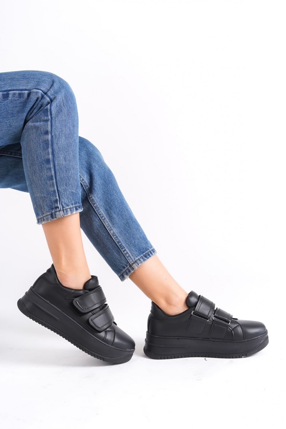 VALENCIA Bağcıksız Cırt Cırtlı Ortopedik Taban Kadın Sneaker Spor Ayakkabı CST - Siyah VALENCIA Bağcıksız Cırt Cırtlı Ortopedik Taban Kadın Sneaker Spor Ayakkabı CST - Siyah