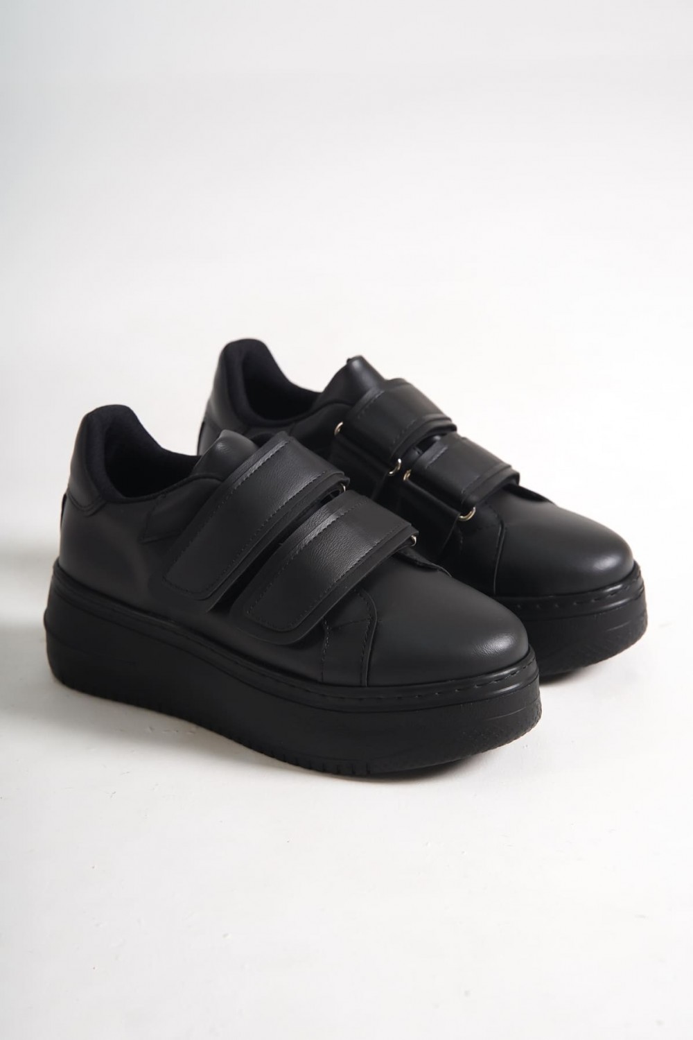 VALENCIA Bağcıksız Cırt Cırtlı Ortopedik Taban Kadın Sneaker Spor Ayakkabı CST - Siyah VALENCIA Bağcıksız Cırt Cırtlı Ortopedik Taban Kadın Sneaker Spor Ayakkabı CST - Siyah