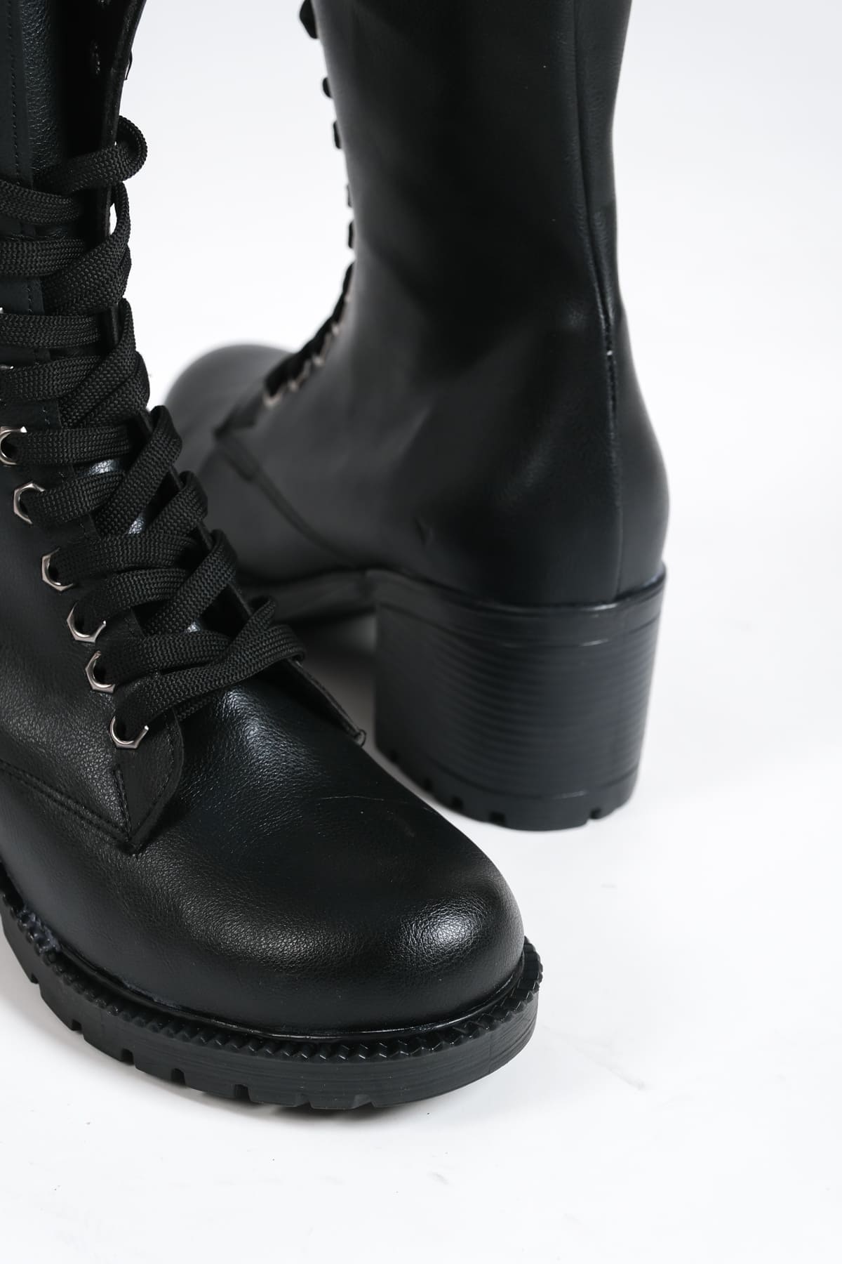 ALDA Bağcıklı Ortopedik Taban Kadın Çizme CST - Siyah