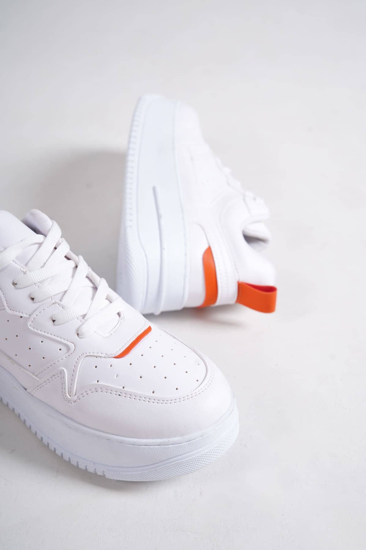 ALESSI Bağcıklı Ortopedik Taban Kadın Sneaker Spor Ayakkabı CBT - Beyaz/Turuncu - 39 Resim 5