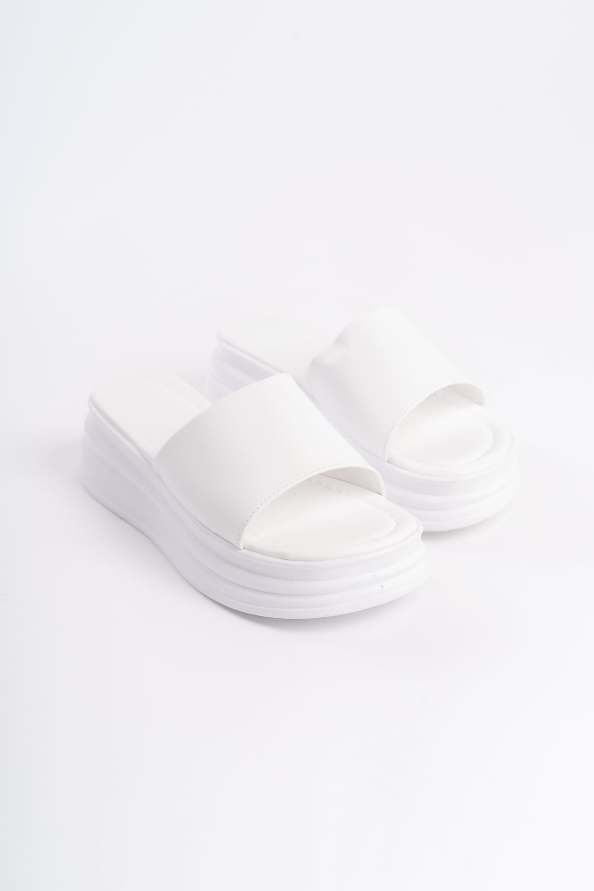 ALICE Düz Topuklu Kalın ve Ortopedik Taban Kadın Terlik CBT - Beyaz - 40 Resim 4