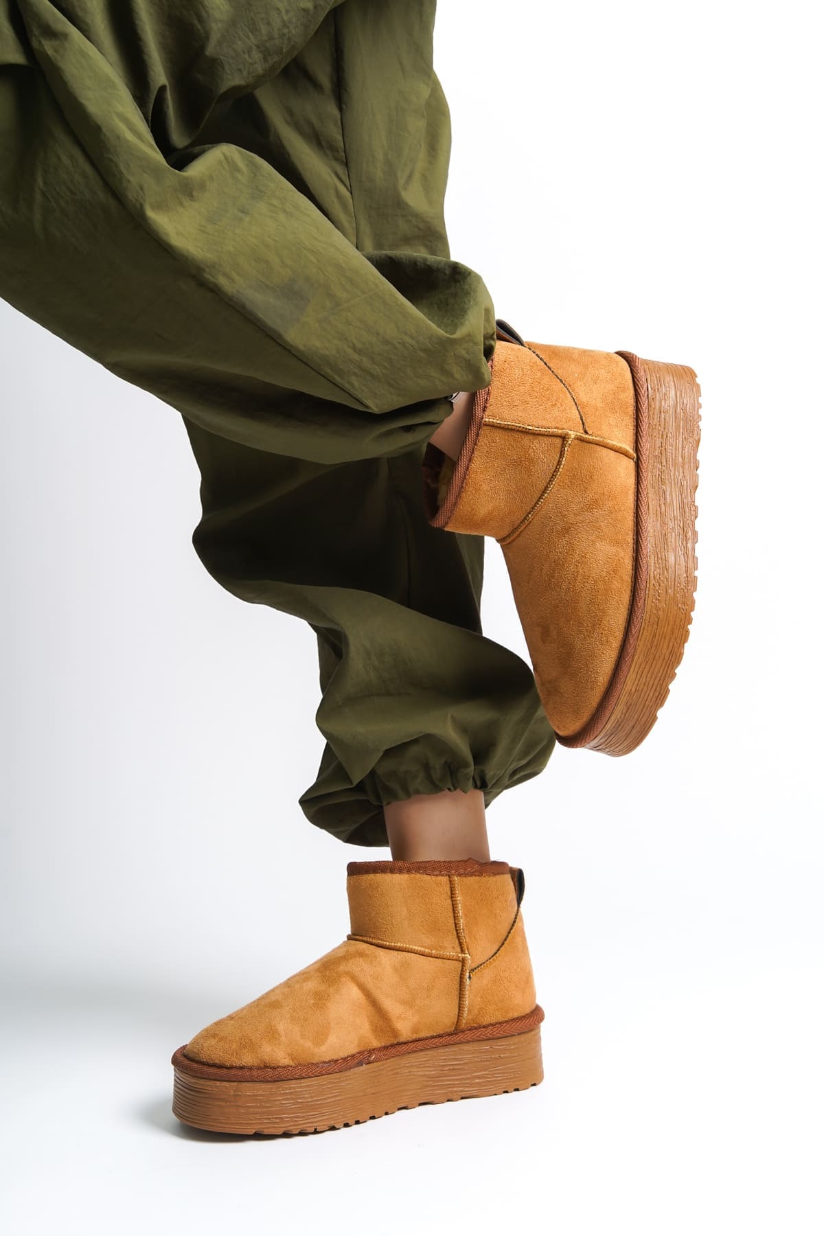 AMELIA Bağcıksız Düz ve Kalın Taban İçi Kürklü Kısa Süet Kadın Bot  STT - Taba - 38 Resim 2