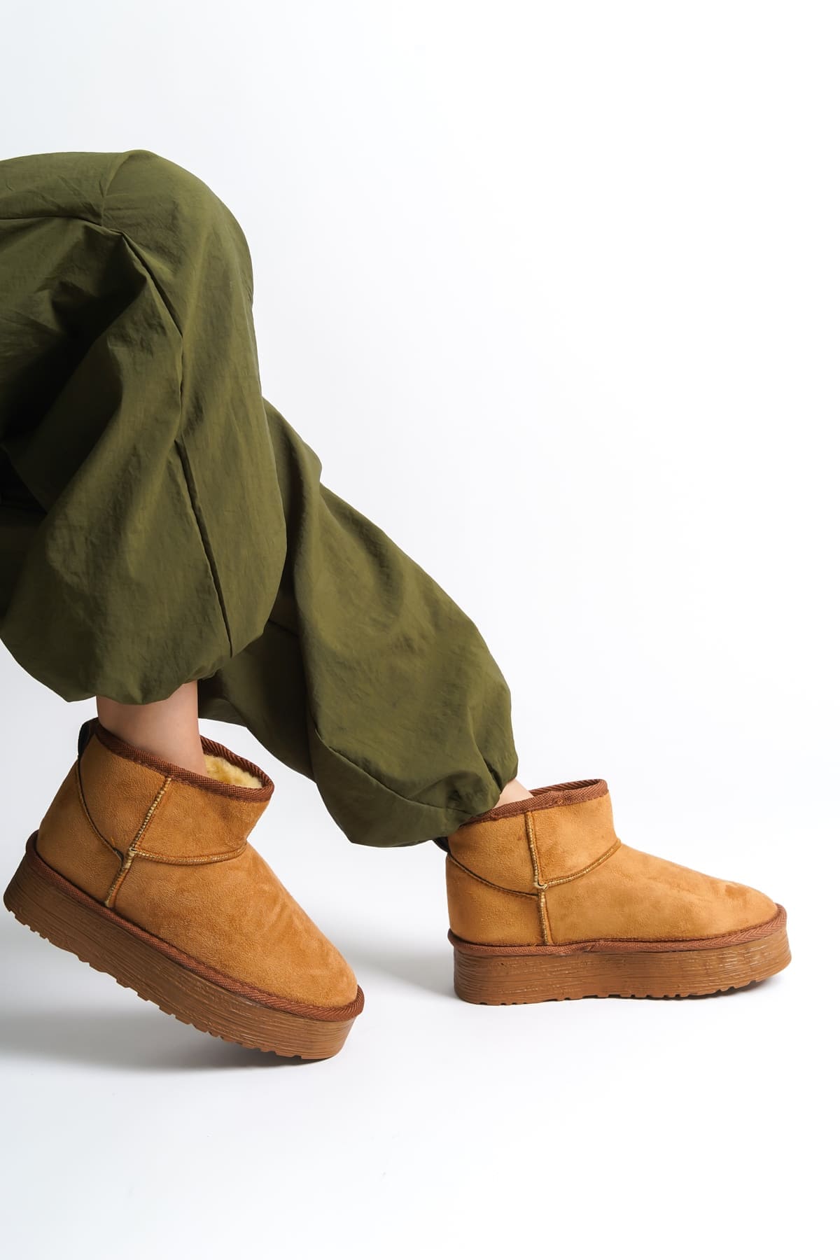 AMELIA Bağcıksız Düz ve Kalın Taban İçi Kürklü Kısa Süet Kadın Bot  STT - Taba - 38 Resim 3