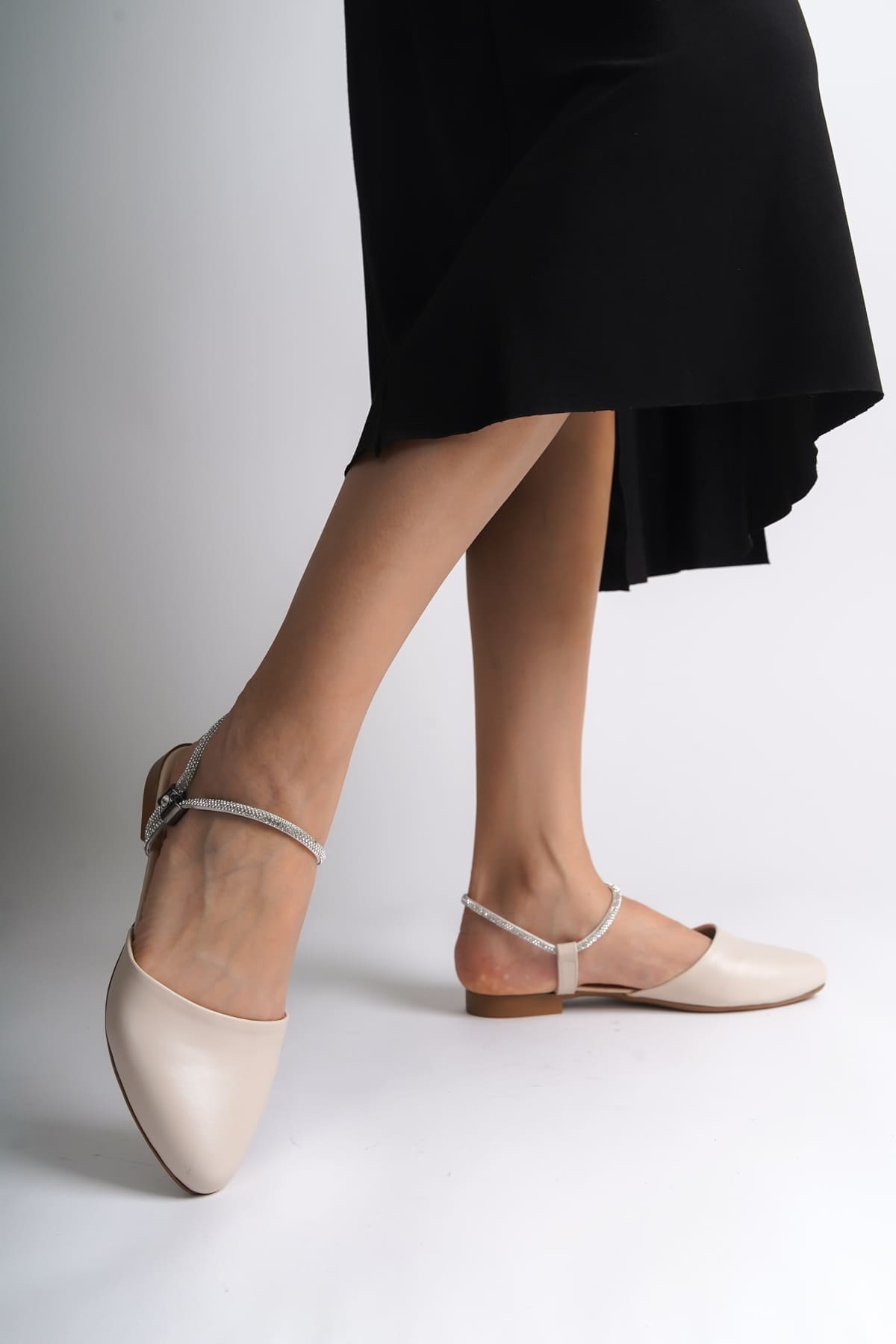 ARIANA Tired Orthopedic Comfortable Base Wrist Stone Detailed Women Babet Shoes CKT - Cream