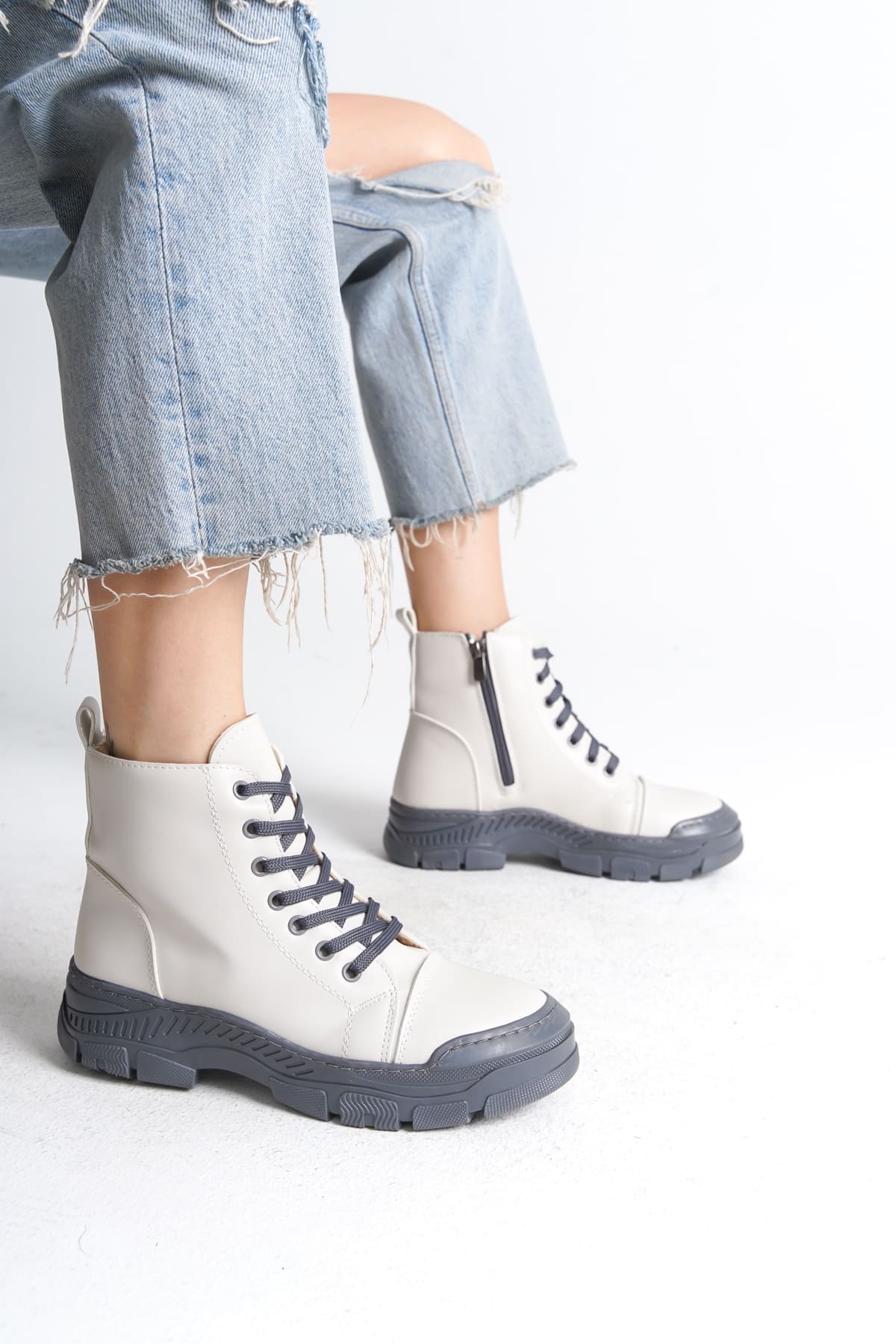 BLOOM Bağcıklı Fermuarlı Ortopedik Taban Kadın Bot  CGT - Krem - 39