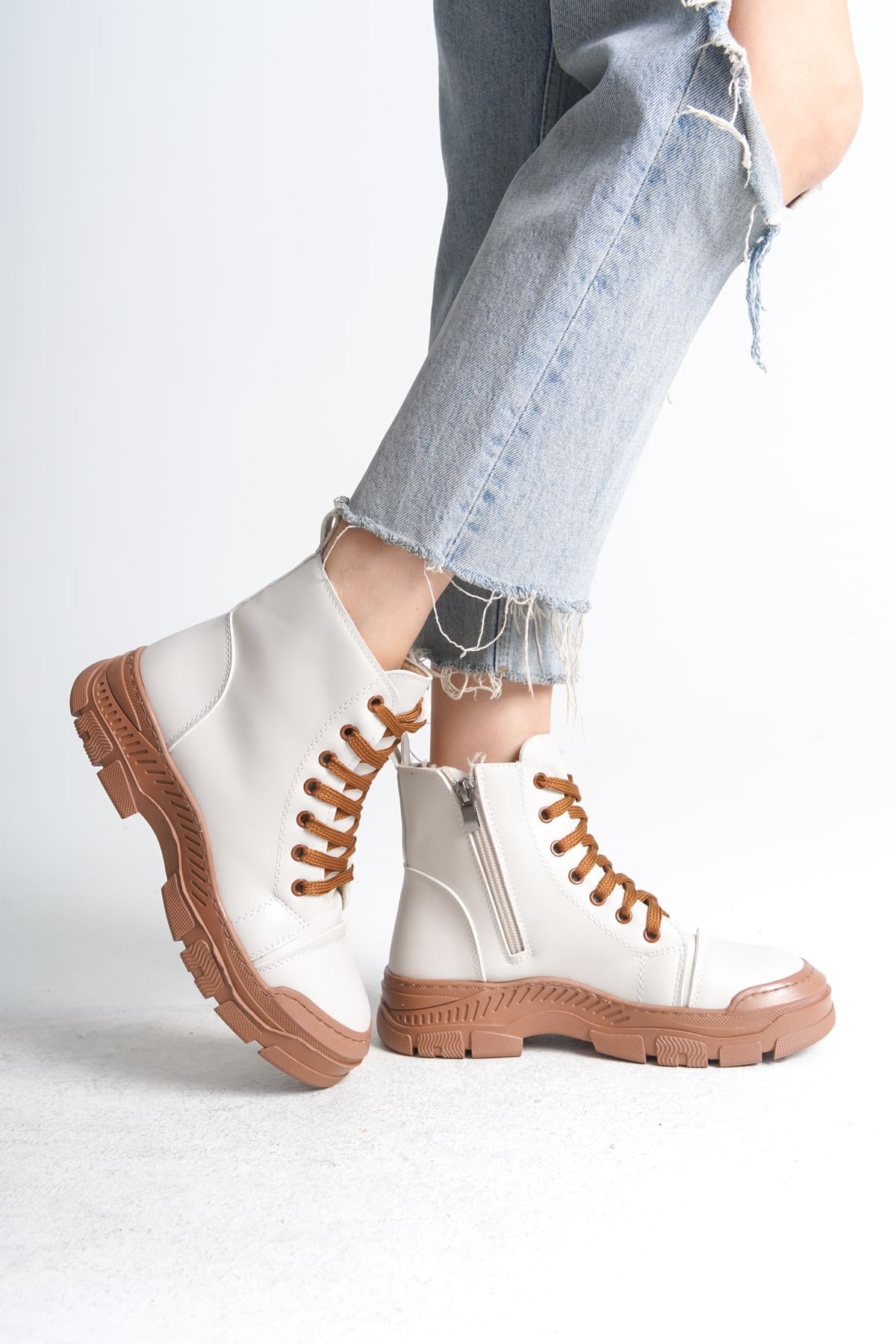 BLOOM Bağcıklı Fermuarlı Ortopedik Taban Kadın Bot CTT - Krem - 37 Resim 3
