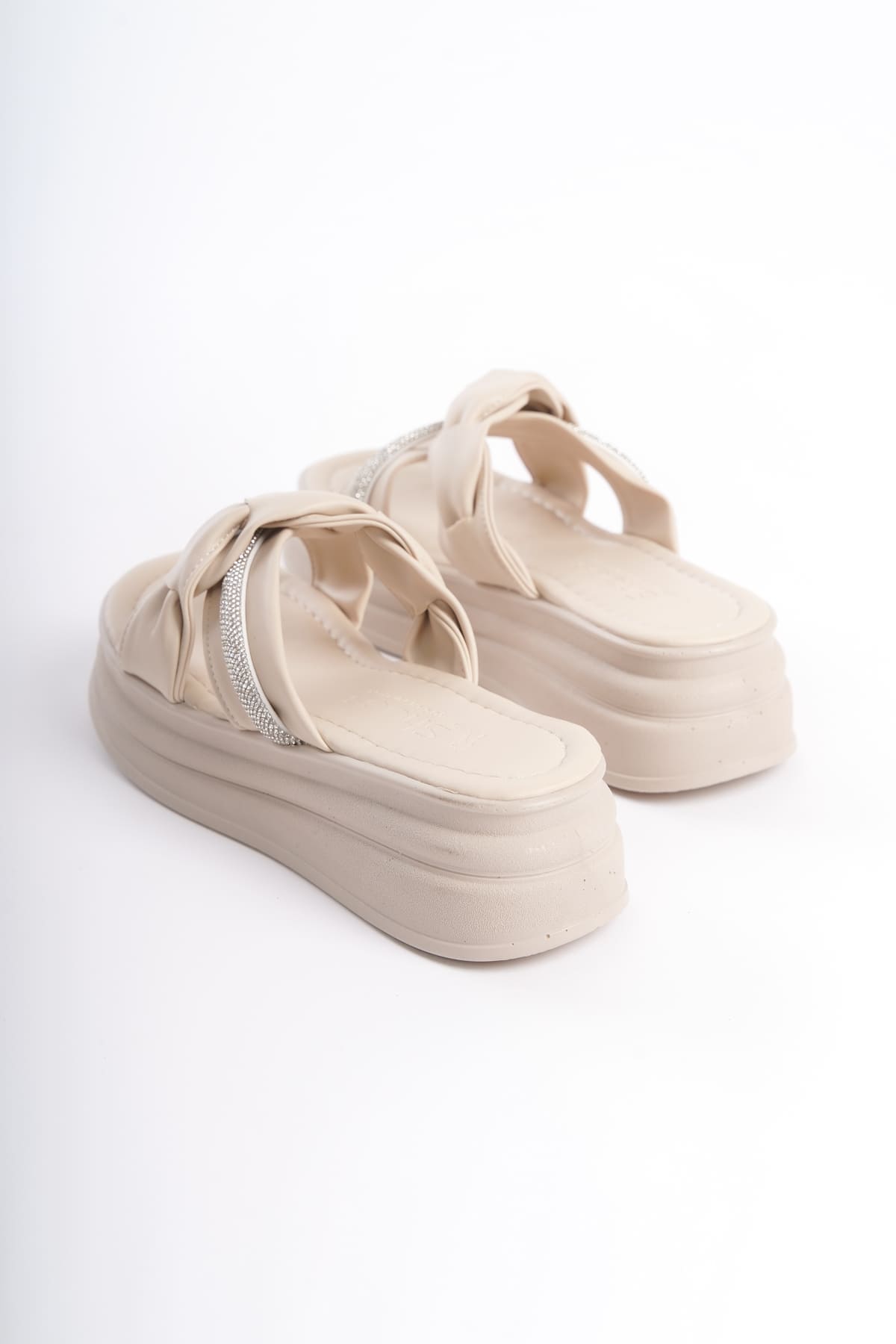 CLARA Krem Düz Topuklu Taşlı Kurdeleli Kadın Terlik