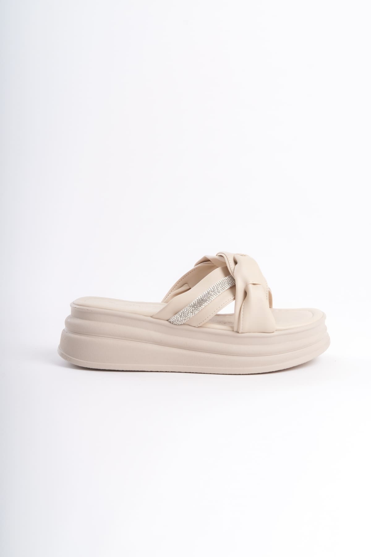 CLARA Krem Düz Topuklu Taşlı Kurdeleli Kadın Terlik