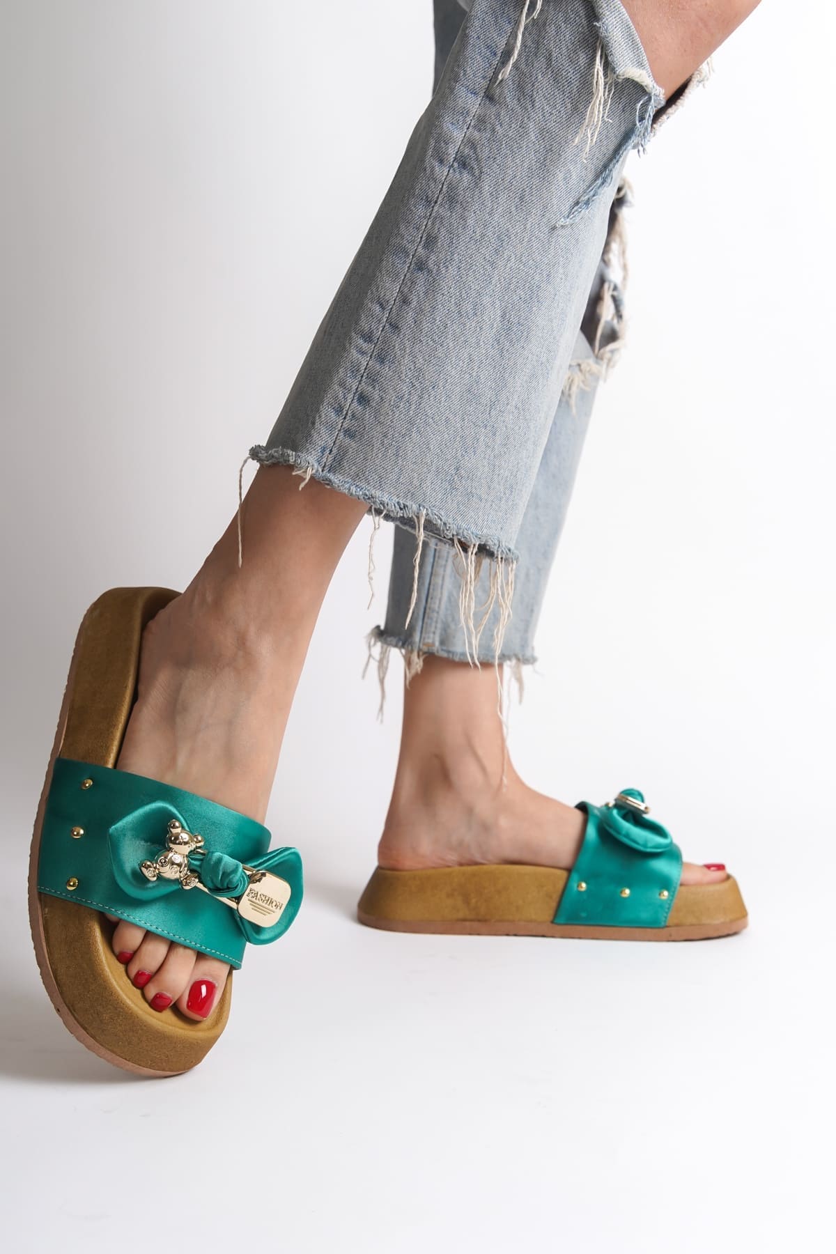 DILA Kalın ve Ortopedik Taban Ayıcıklı Saten Kadın Terlik  SKT - Yeşil - 39 Resim 2